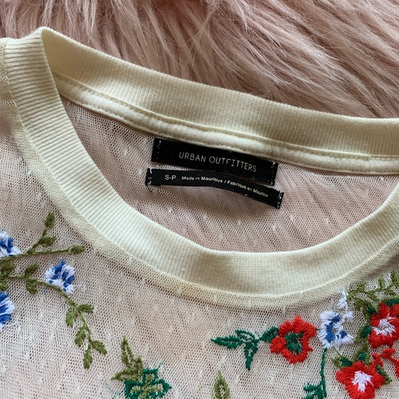 Embroidered Top - Picture 4 of 4